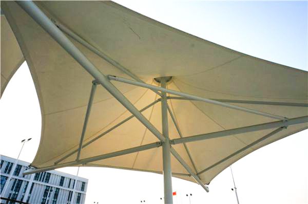 青海雨荷公园观景雨棚 